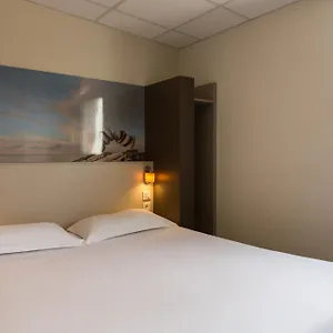 https://ptit-dej-hotel-clermont-ferrand-aubiere.hotels-rhonealpes.com